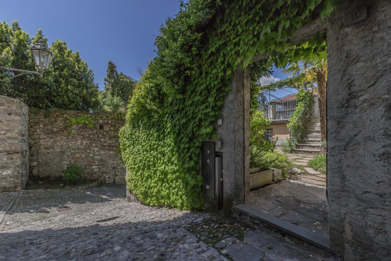 Апартаменти Casa Stella Варенна Екстер'єр фото